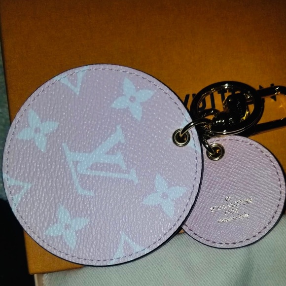 Louis Vuitton Giant Monogram bag/Key Charm - Picture 4 of 5